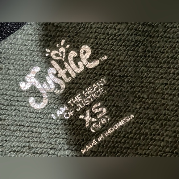 Girls size 5/6 Justice Sport sweat shirt - Picture 2 of 7
